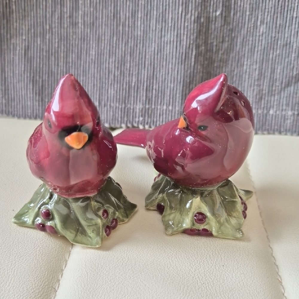 Festive Vintage Ceramic Red Cardinal Salt and Pepper Shaker Set